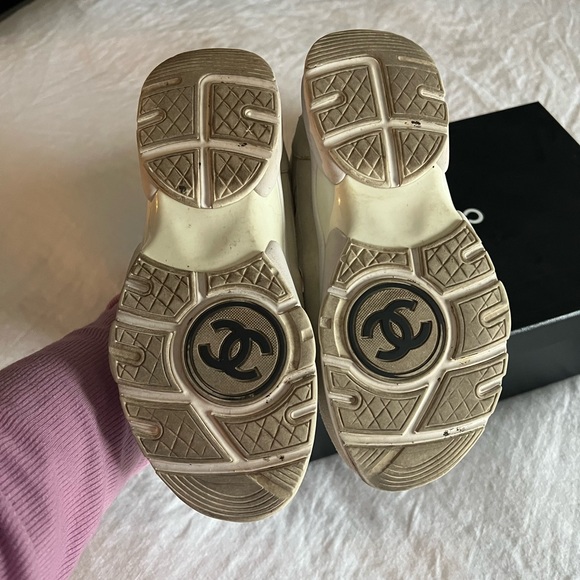 CHANEL CC logo White Reflective Suede Sneakers Trainers - Picture 5 of 9